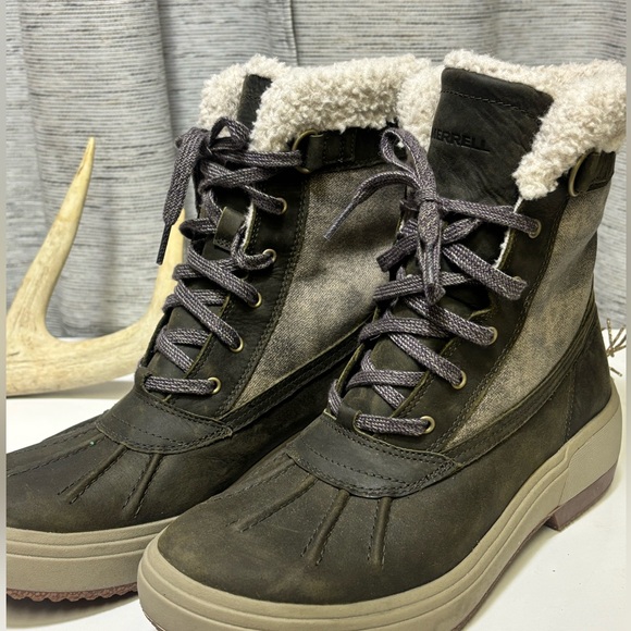 Merrell Shoes - Merrell Women's Olive Green Winter Boots, size 9.5 NEW